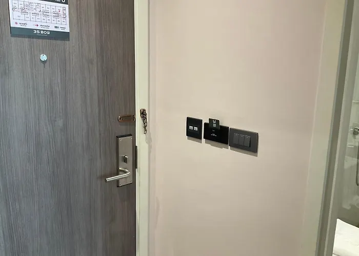 Hotel 35 Bow 4*