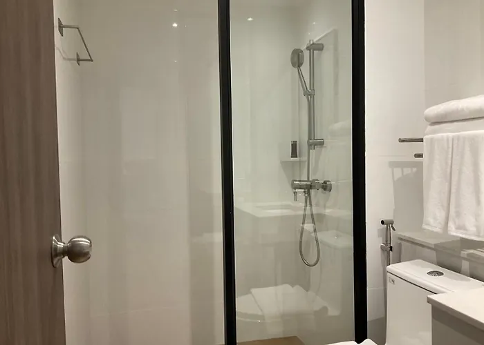 Отель 35 Bow 4*