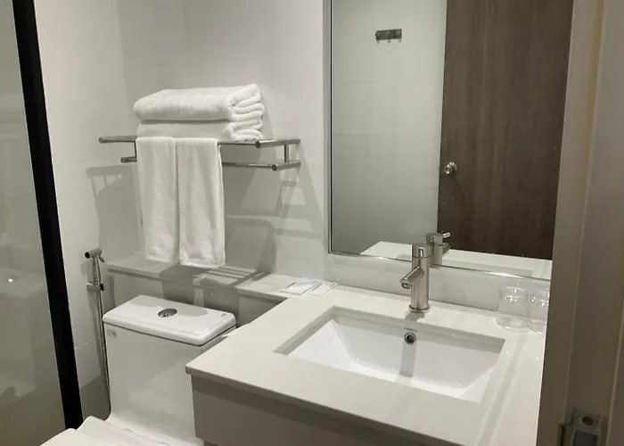 Отель 35 Bow 4*