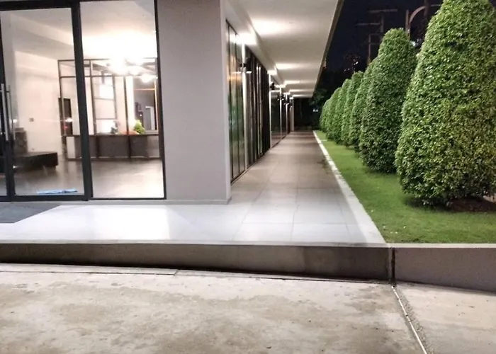 Hotel 35 Bow 4*